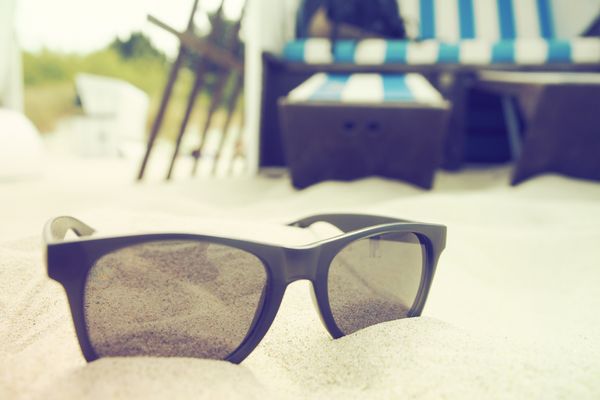 Health Tip: Reasons Why You Should Wear Sunglasses